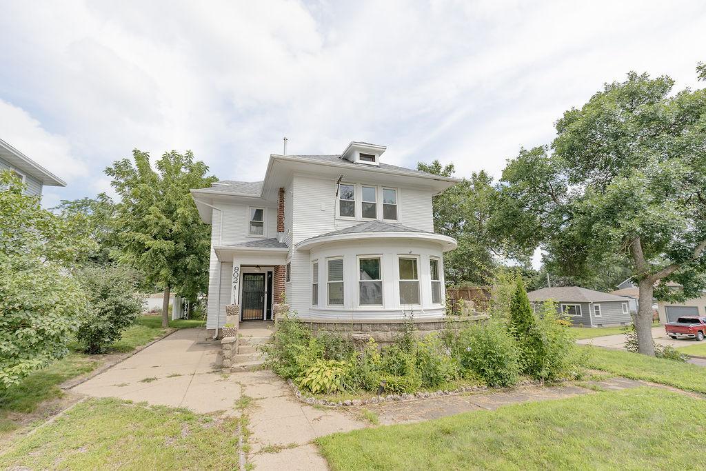 902 White Street