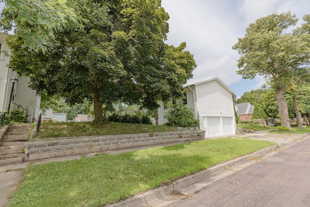 902 White Street
