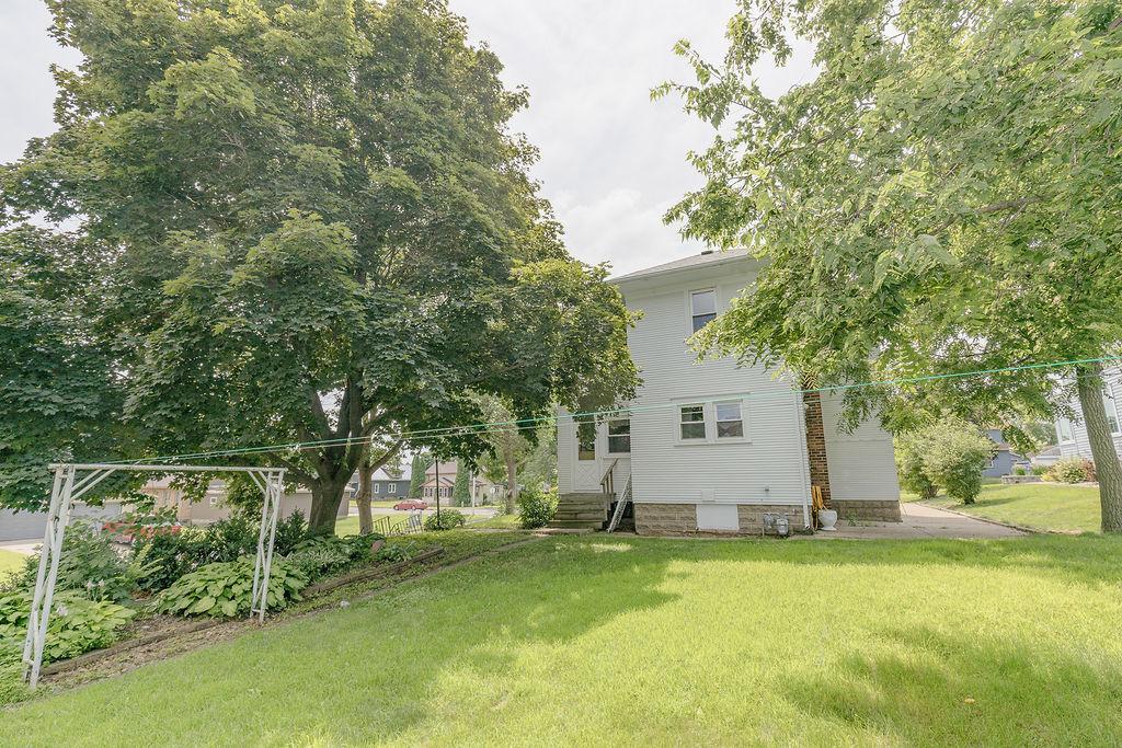 902 White Street