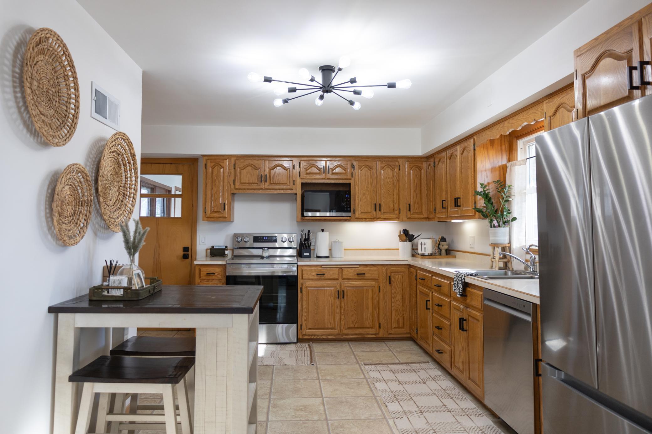 204 Clary Street W