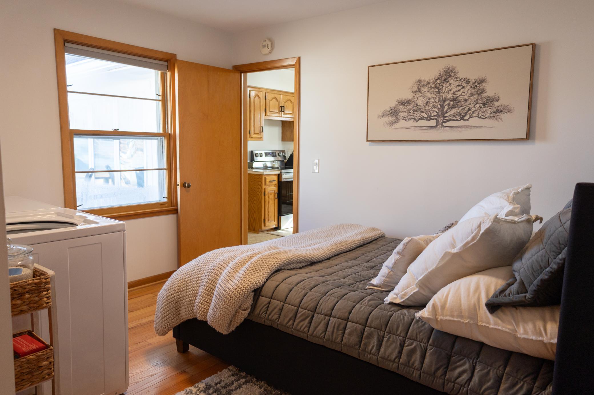 204 Clary Street W