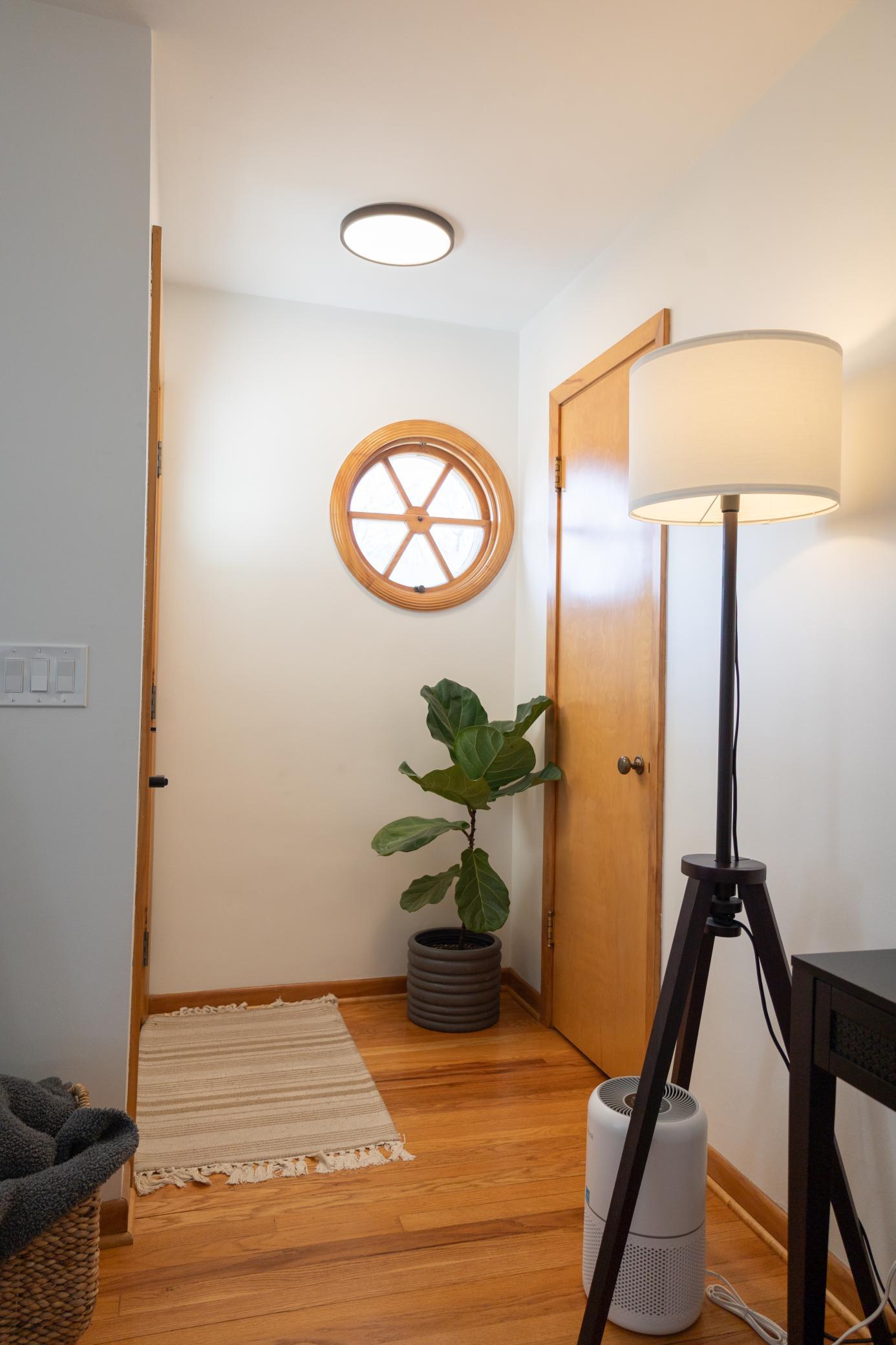 204 Clary Street W