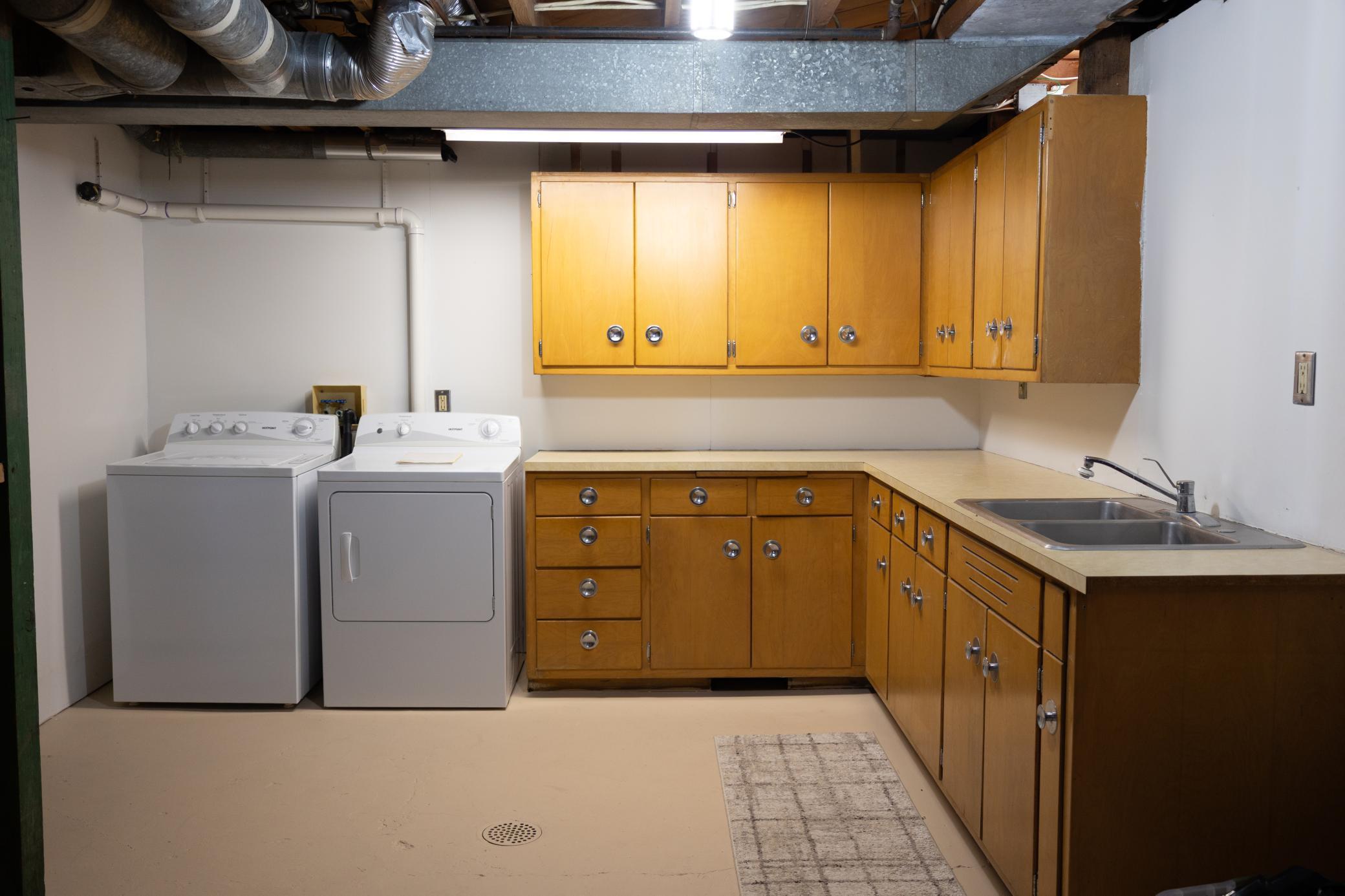 204 Clary Street W