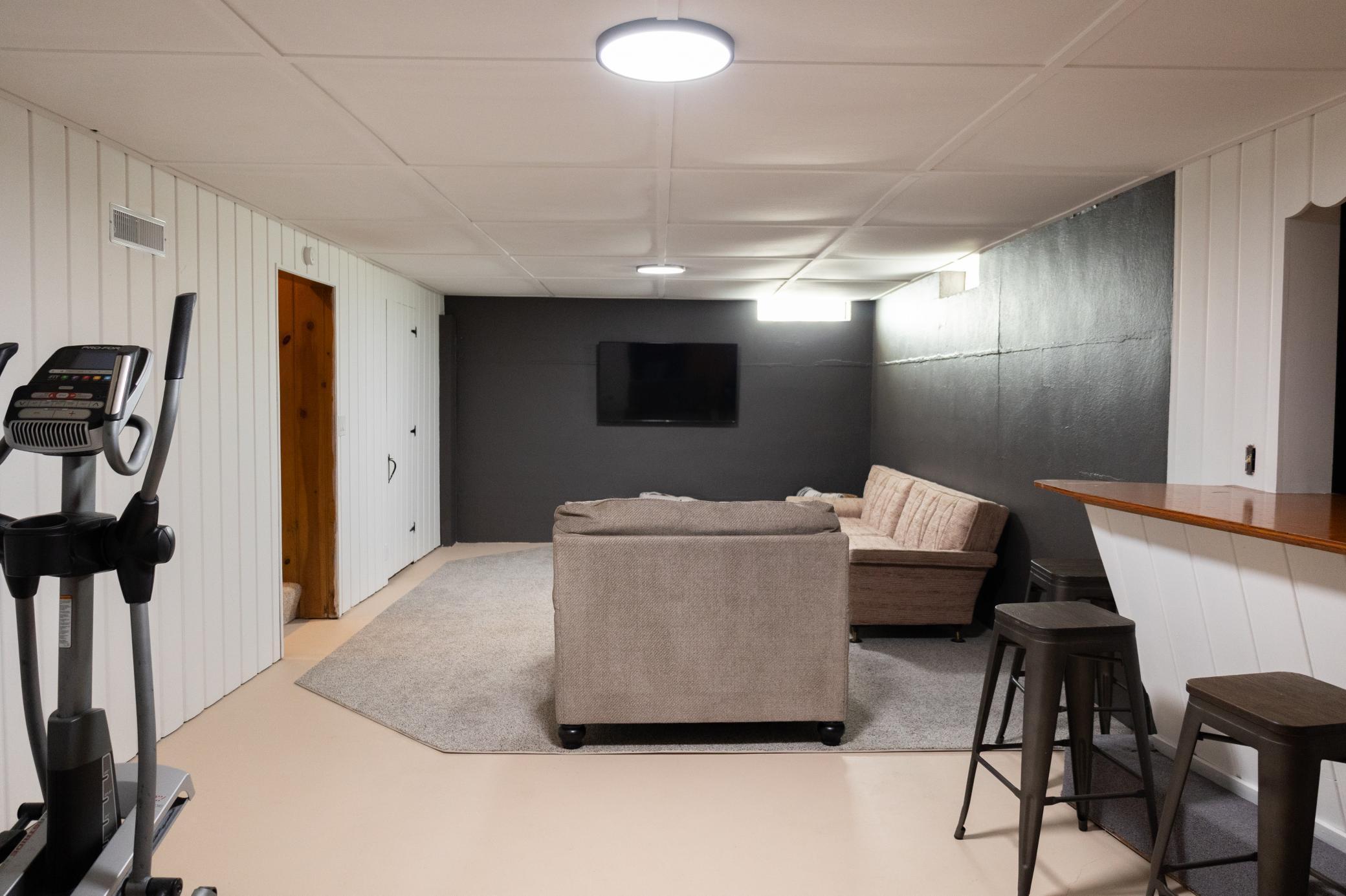 204 Clary Street W