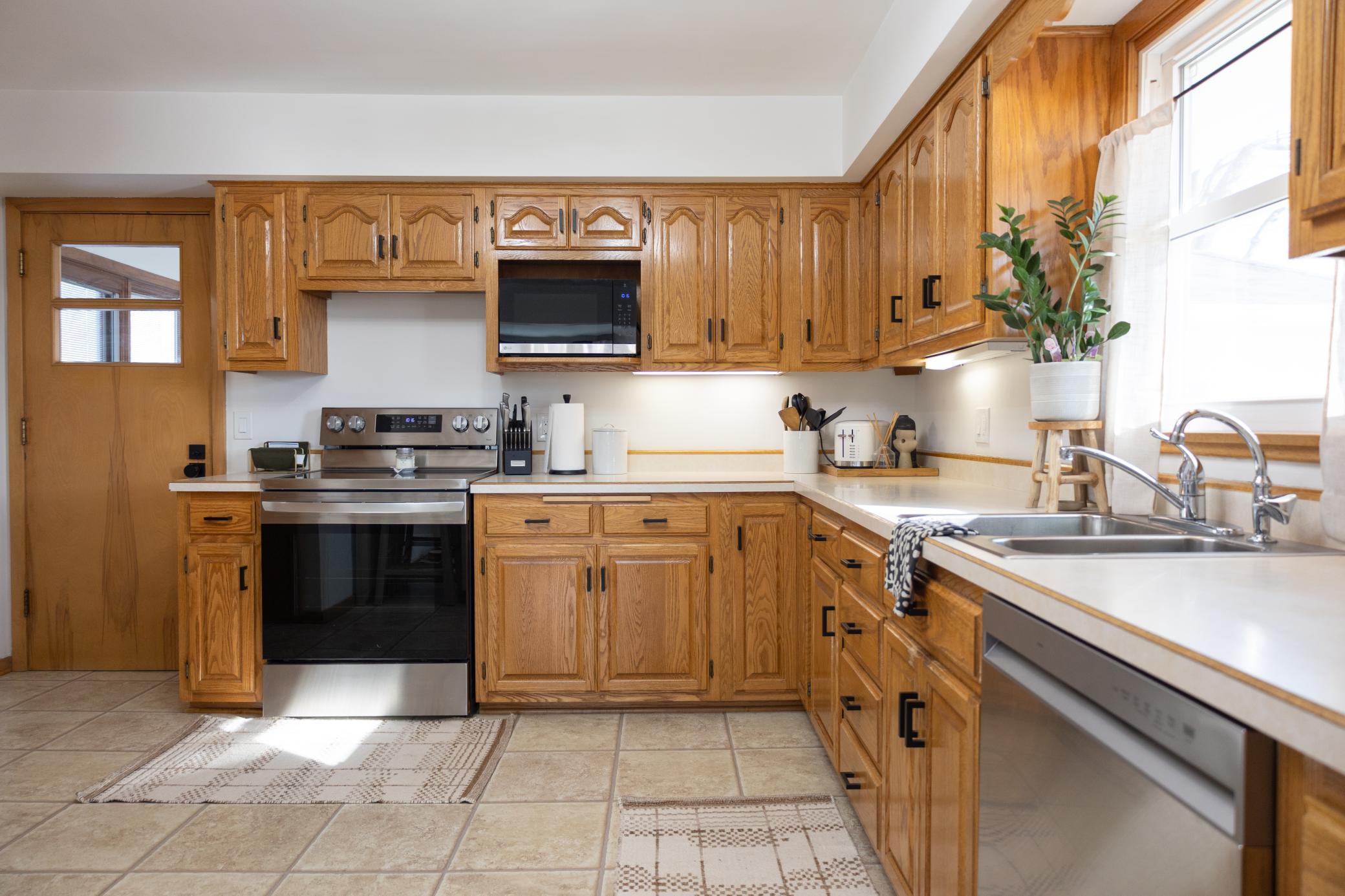 204 Clary Street W