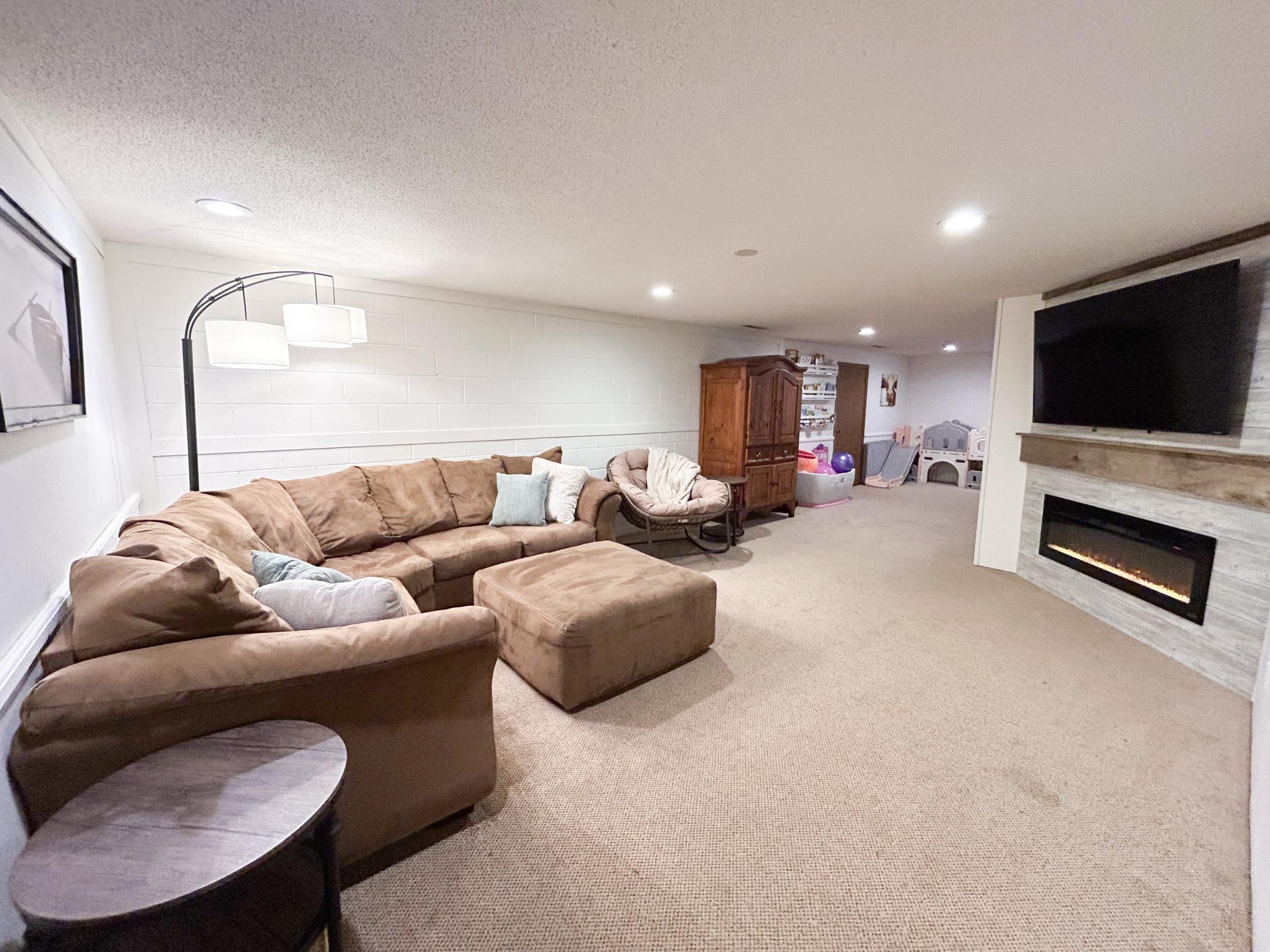 1166 Maplewood Drive