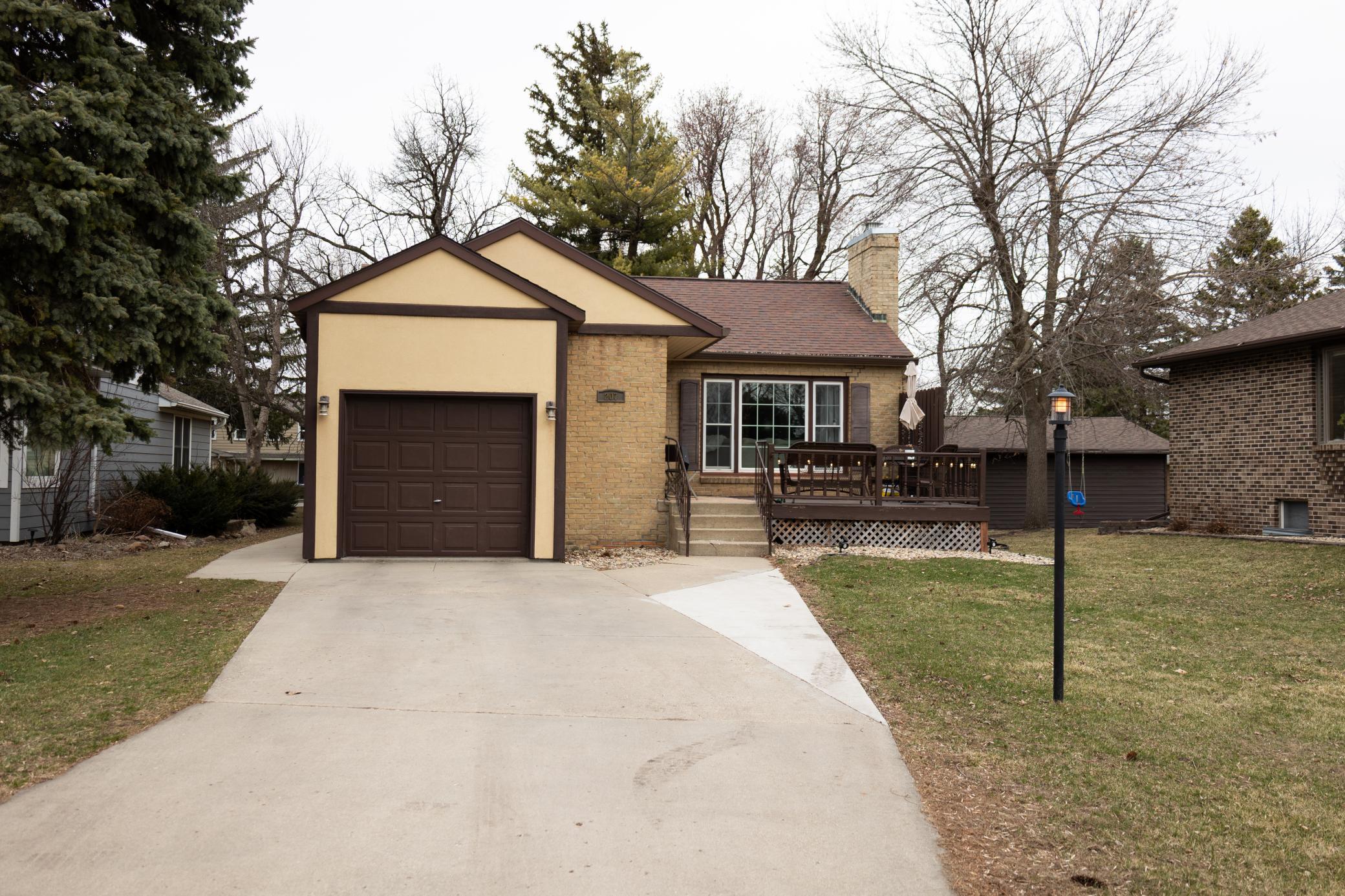 207 Lake Avenue