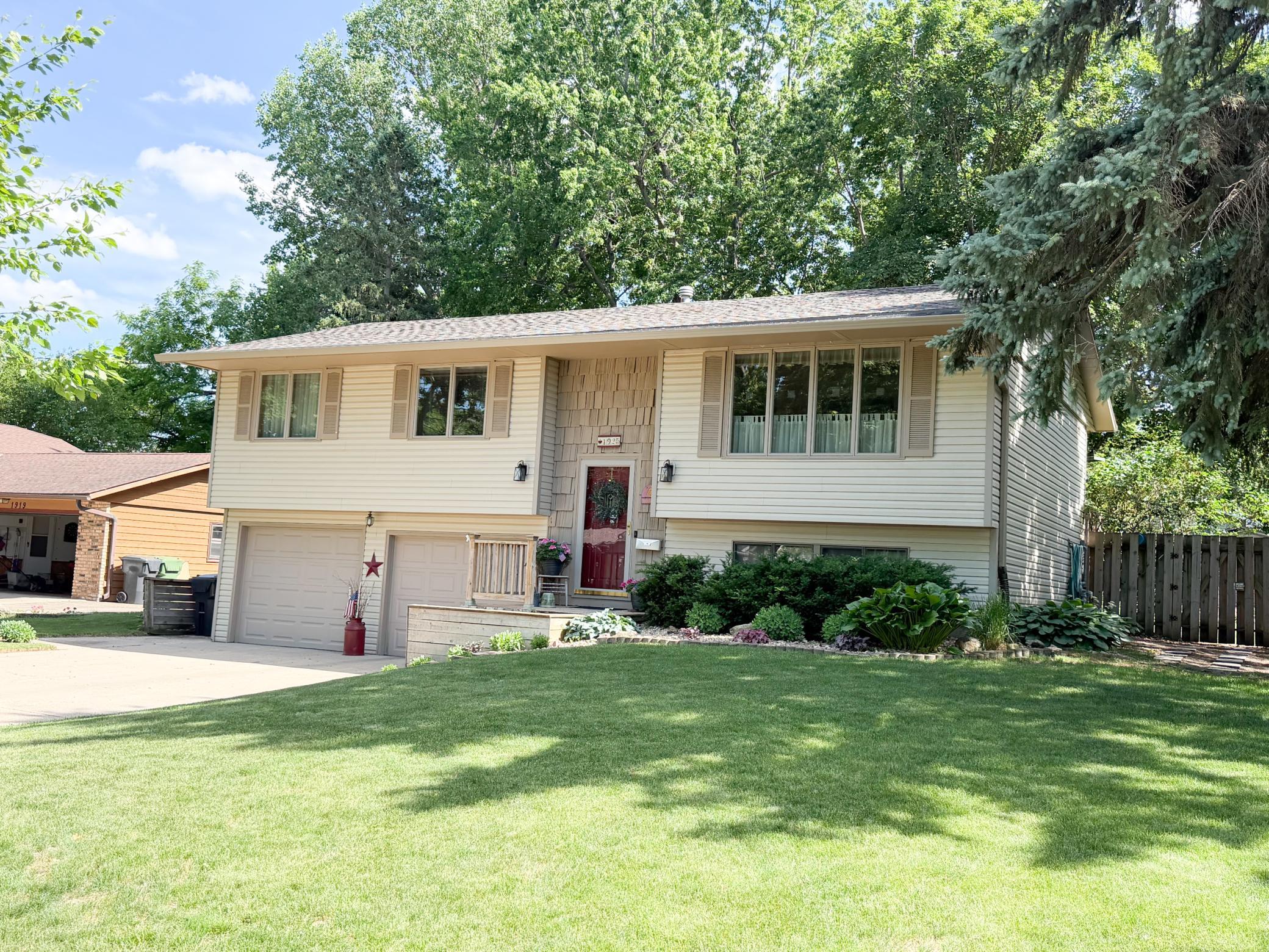 1925 Driftwood Avenue