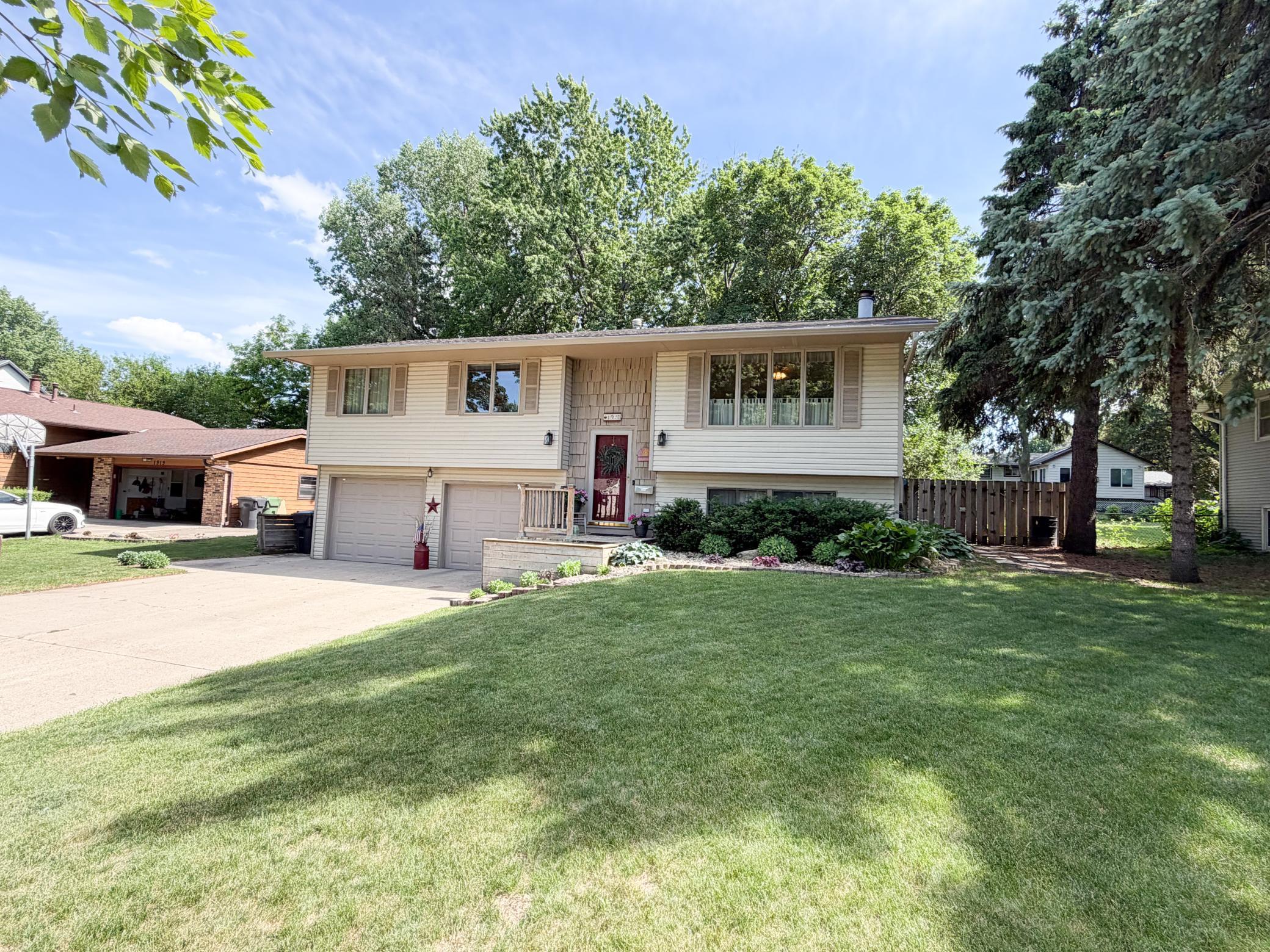 1925 Driftwood Avenue