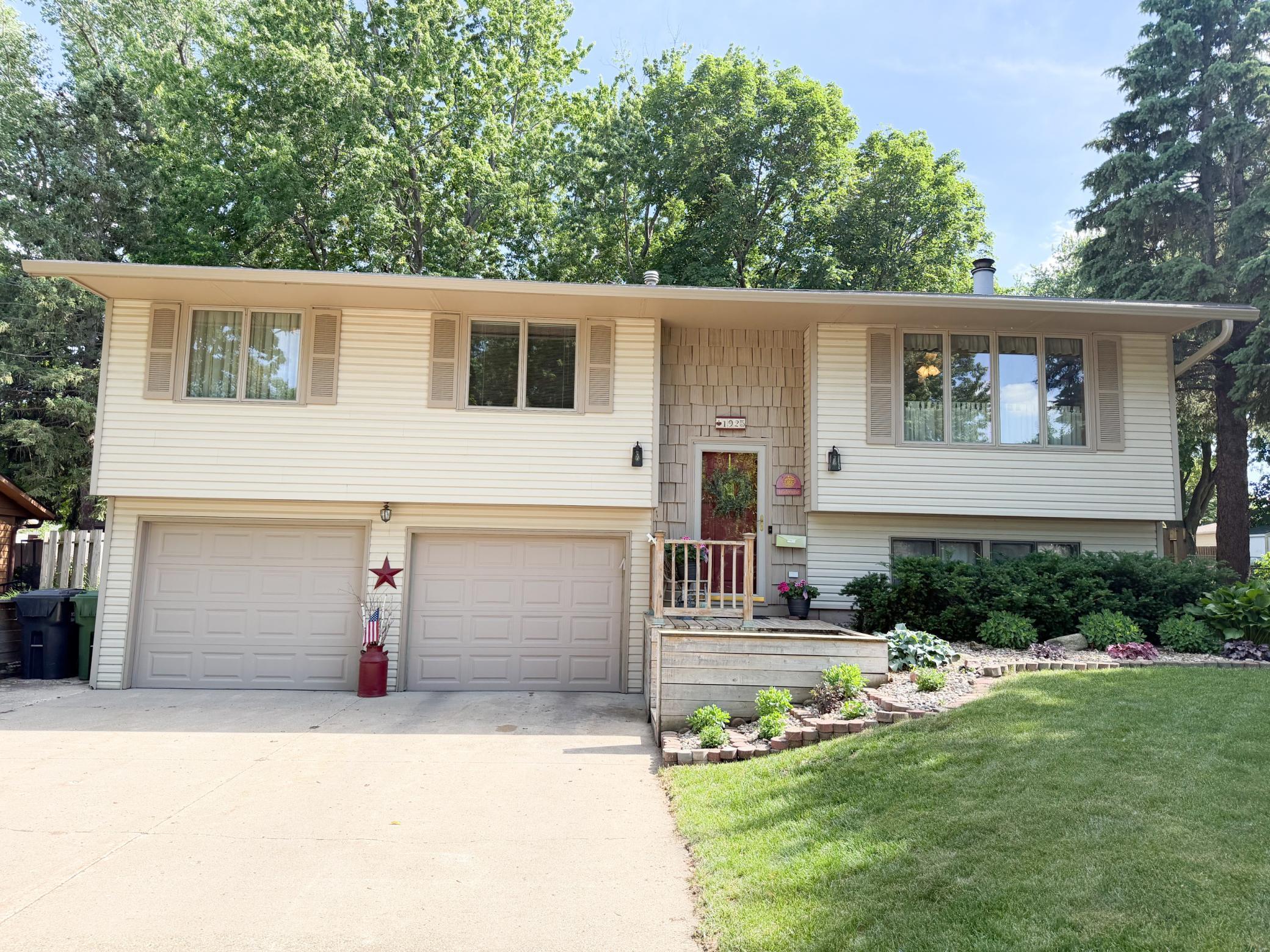 1925 Driftwood Avenue