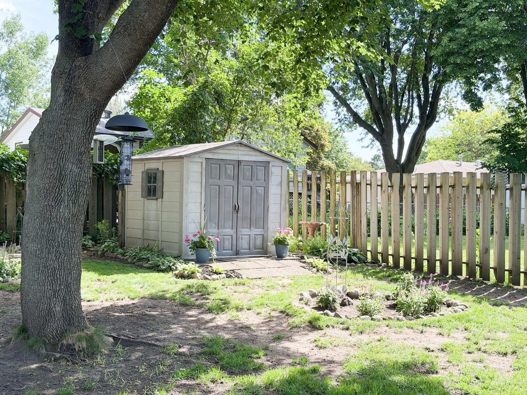 1925 Driftwood Avenue