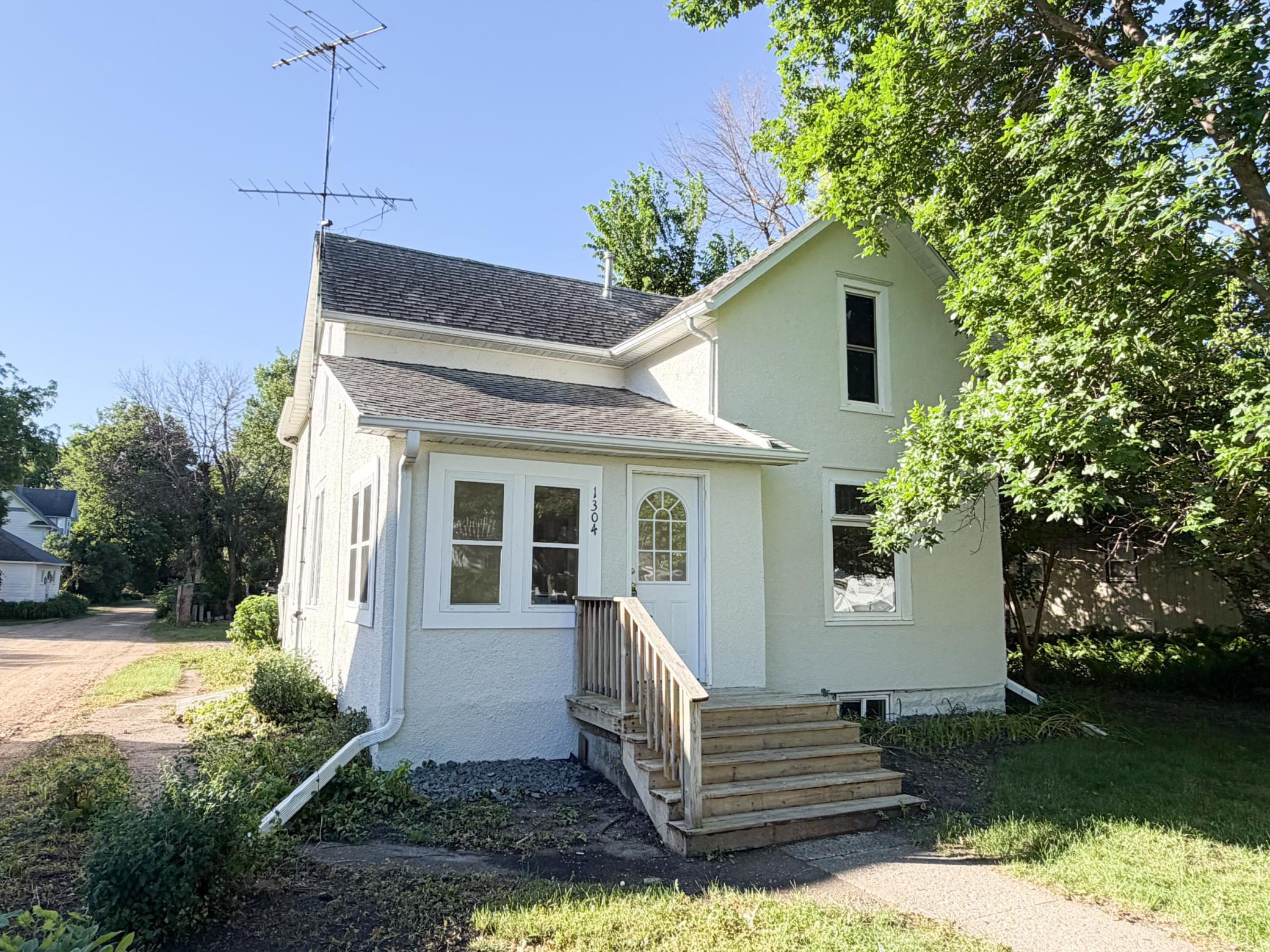 1304 3rd Avenue