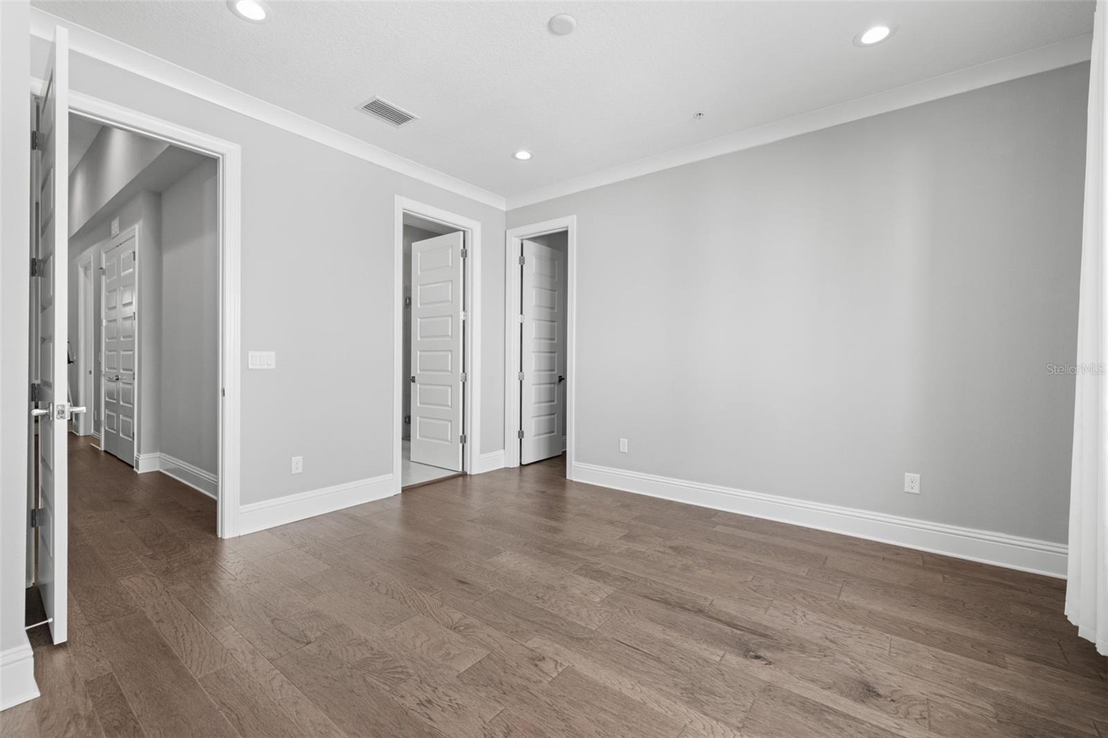 123 5TH AVE N