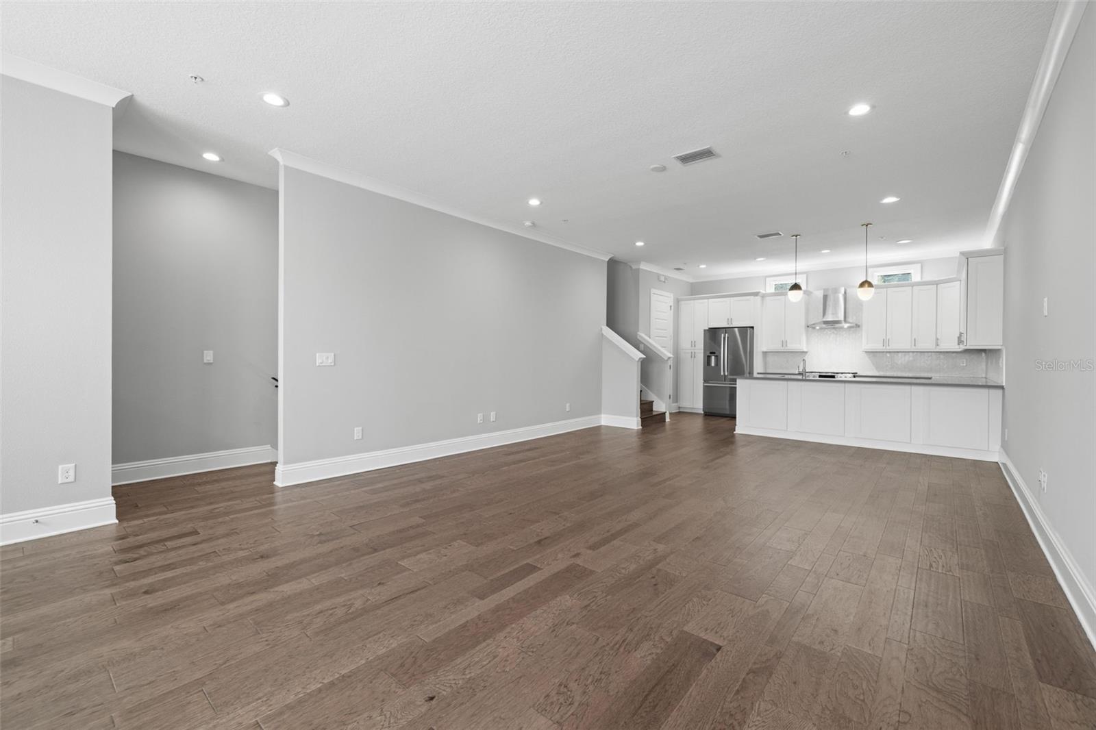 123 5TH AVE N