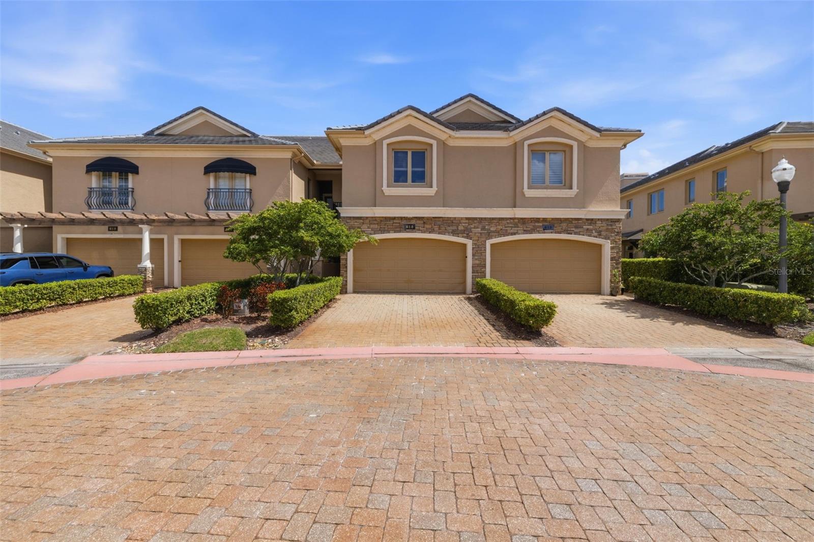 615 SAXONY BLVD