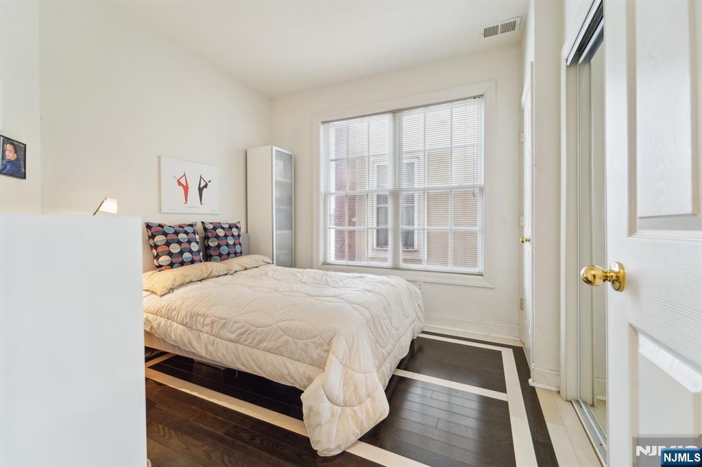 7706 Marine Road 117