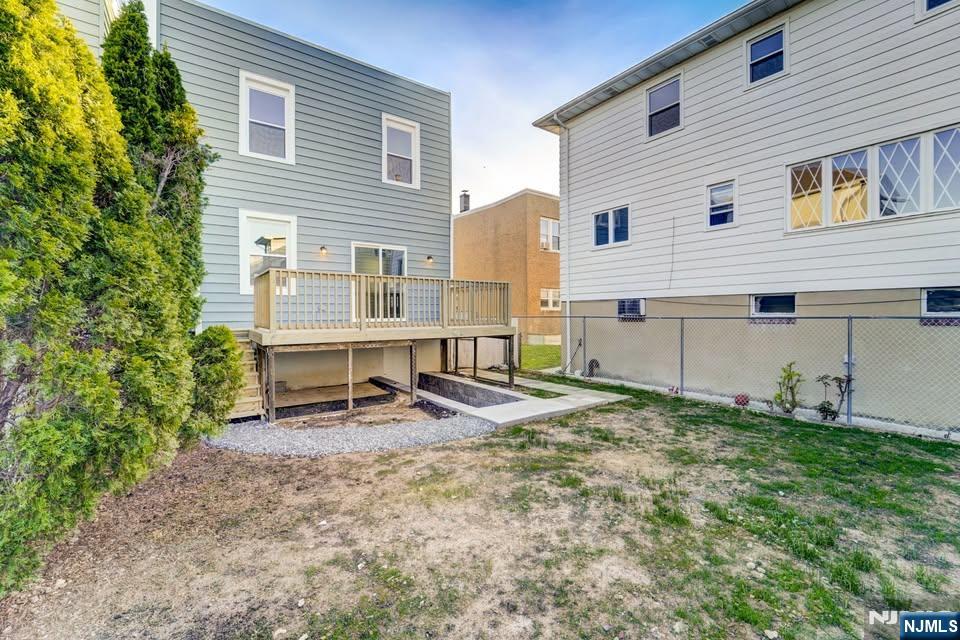 170 Front Street 1
