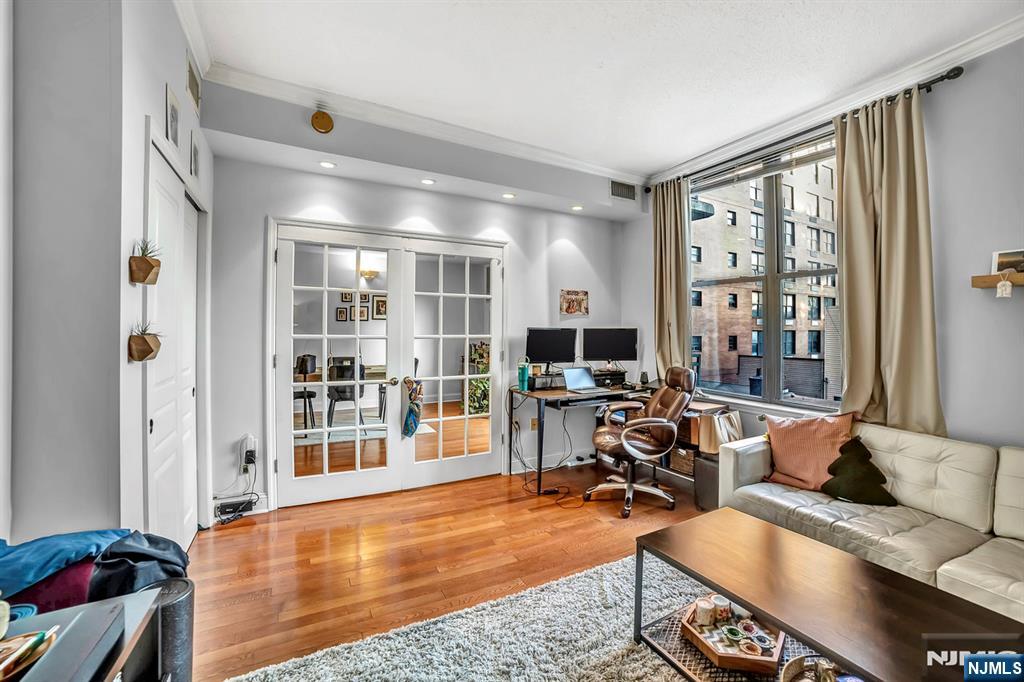 4315 Park Avenue 3H
