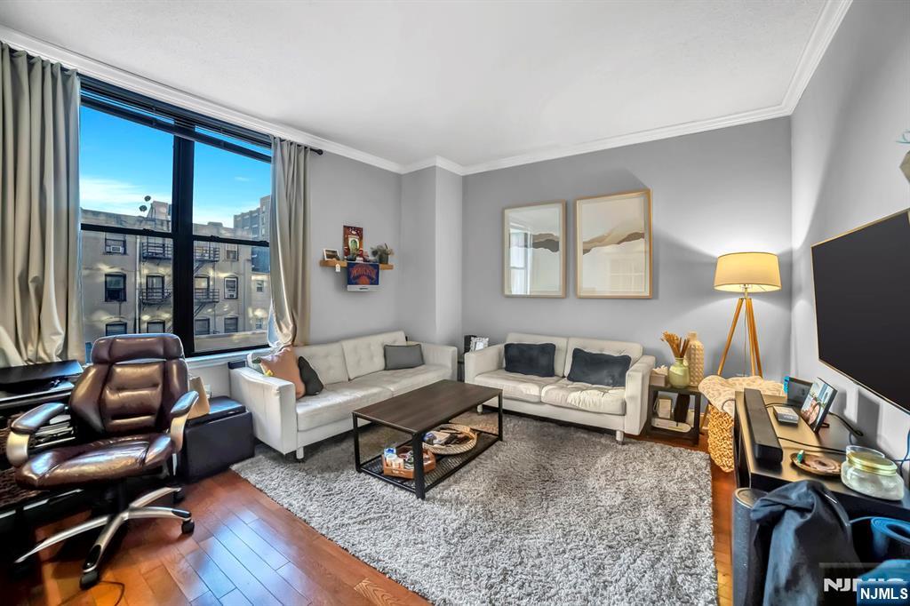 4315 Park Avenue 3H