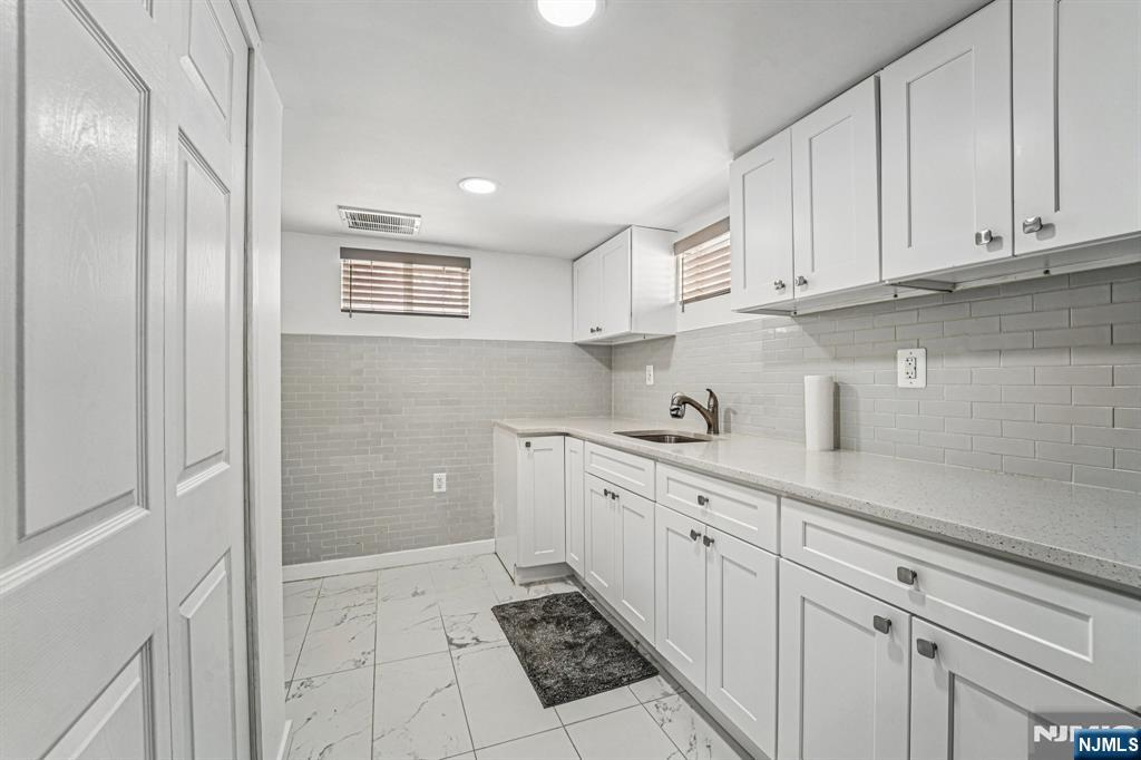 162 E Fairmount Avenue