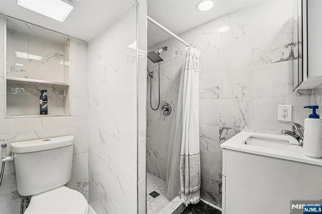 162 E Fairmount Avenue