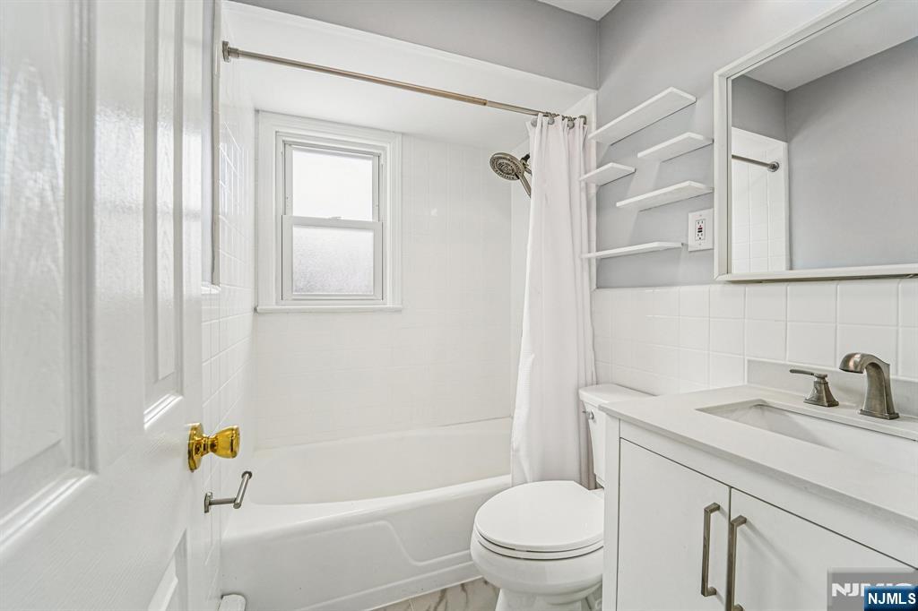 162 E Fairmount Avenue