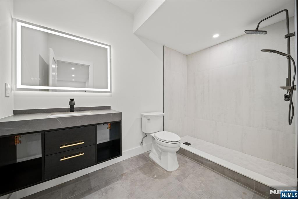 52 Congressional Parkway