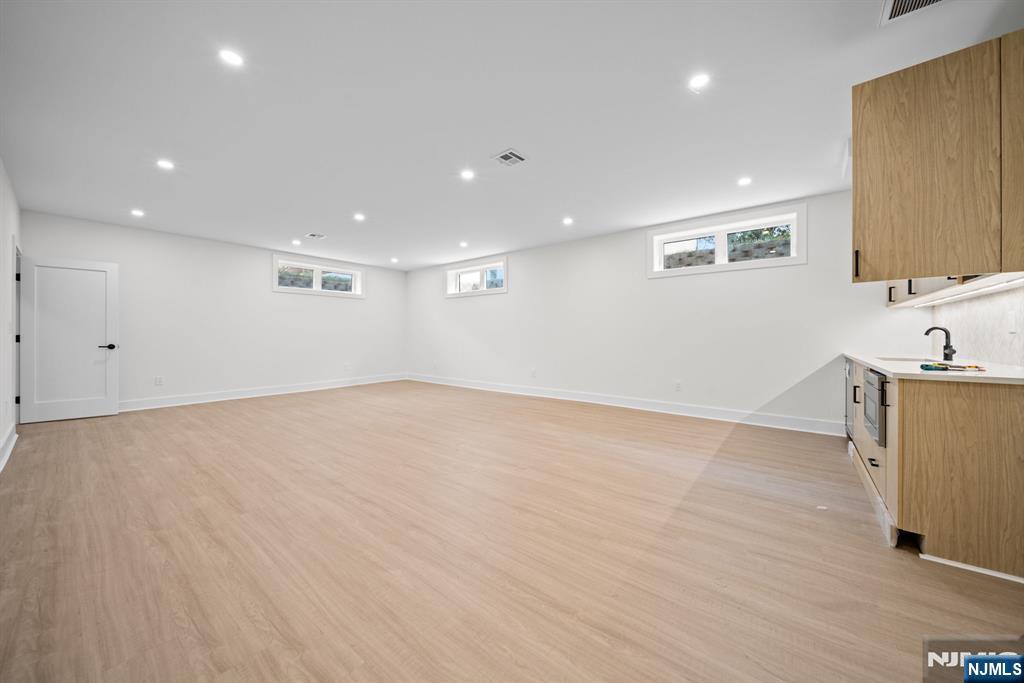 52 Congressional Parkway