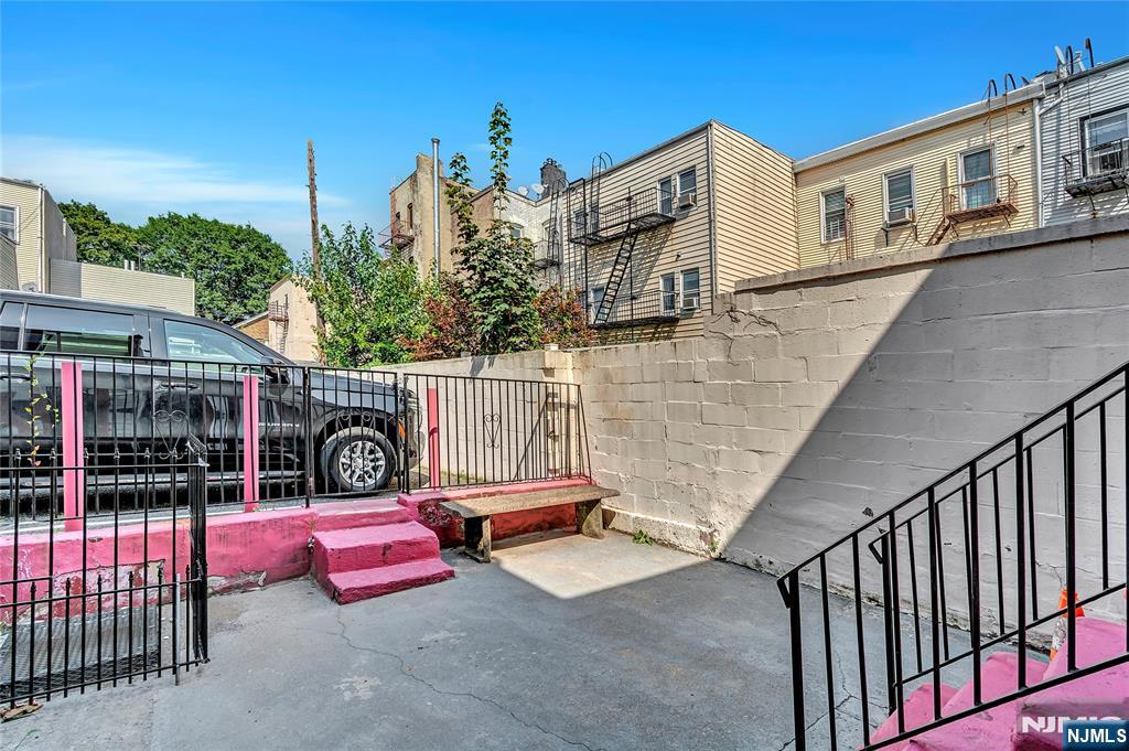 308 38th Street