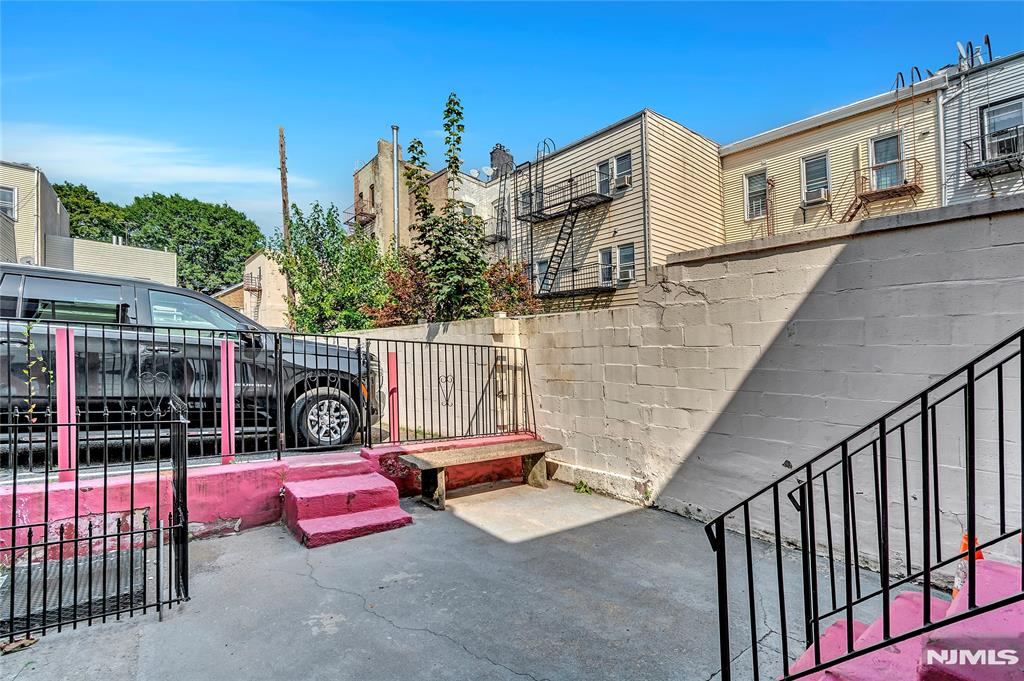 308 38th Street