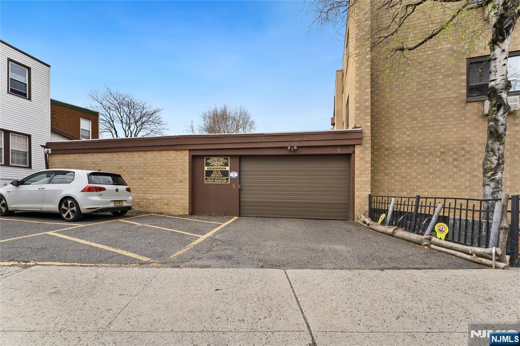 7117 Park Avenue A4