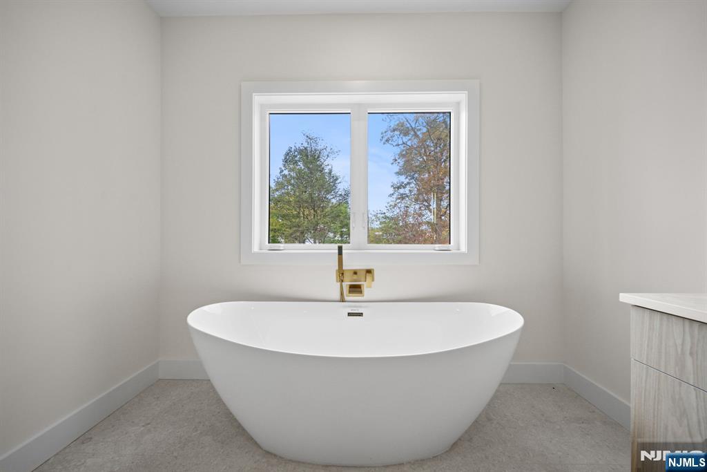 52 Congressional Parkway