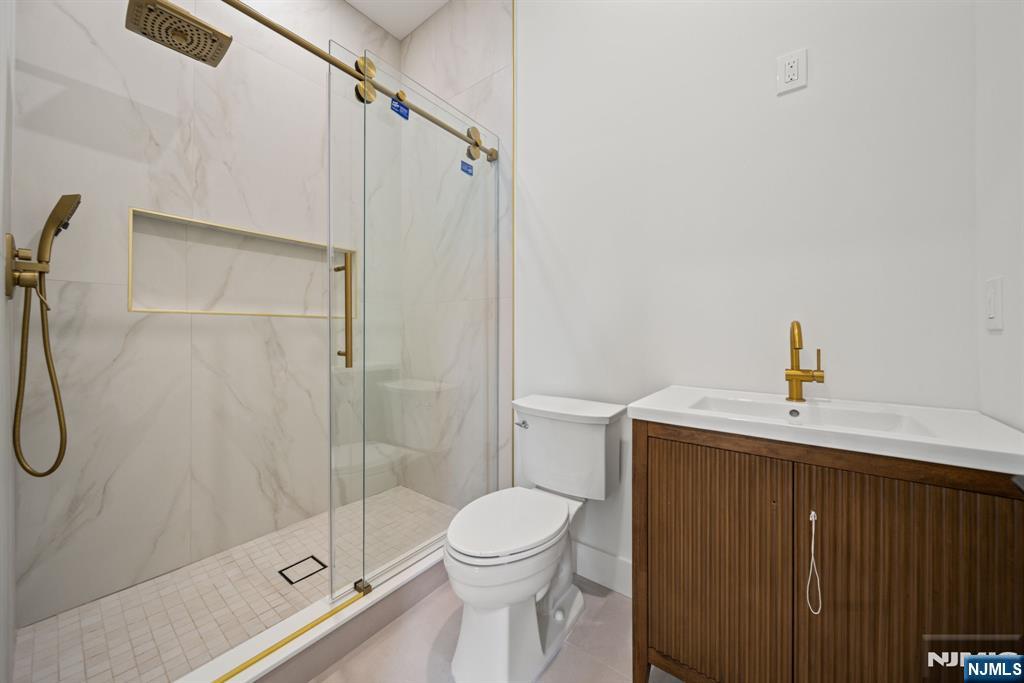 52 Congressional Parkway