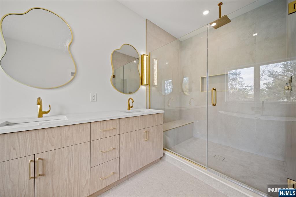 52 Congressional Parkway