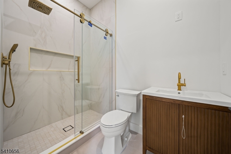 52 Congressional Pkwy