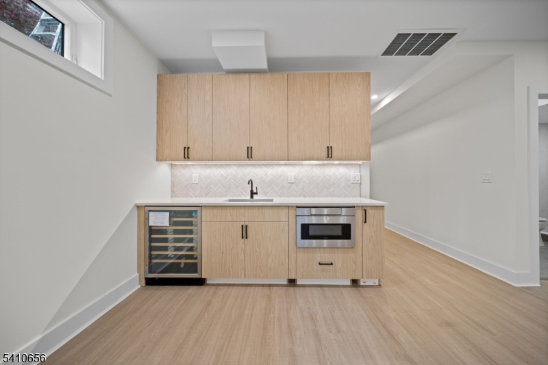 52 Congressional Pkwy