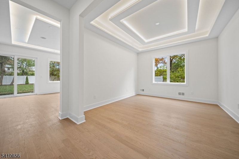 52 Congressional Pkwy