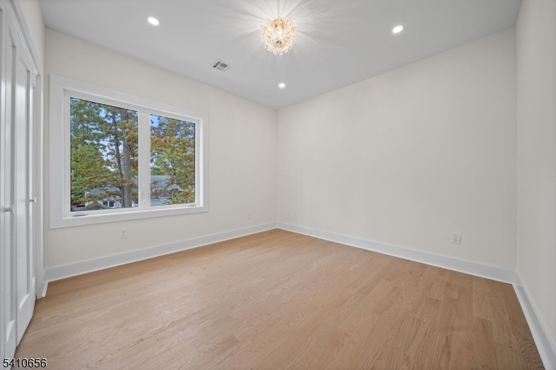 52 Congressional Pkwy