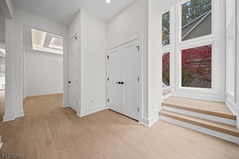 52 Congressional Pkwy