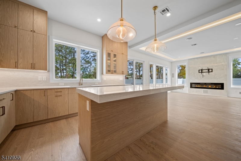 52 Congressional Pkwy