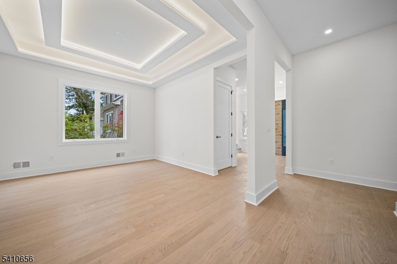 52 Congressional Pkwy