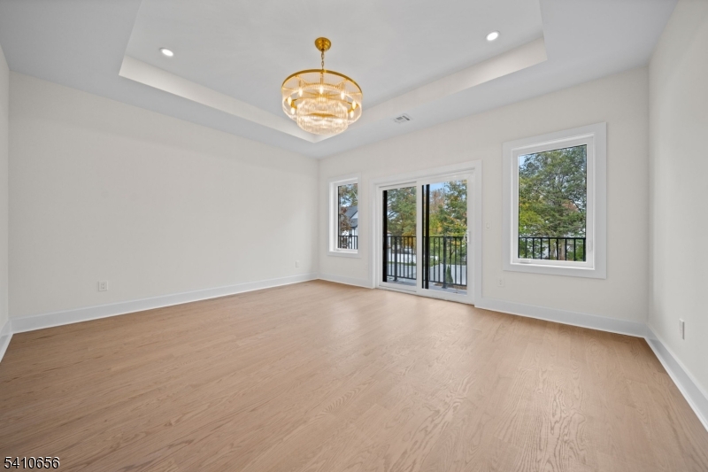 52 Congressional Pkwy