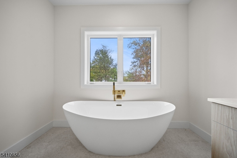 52 Congressional Pkwy