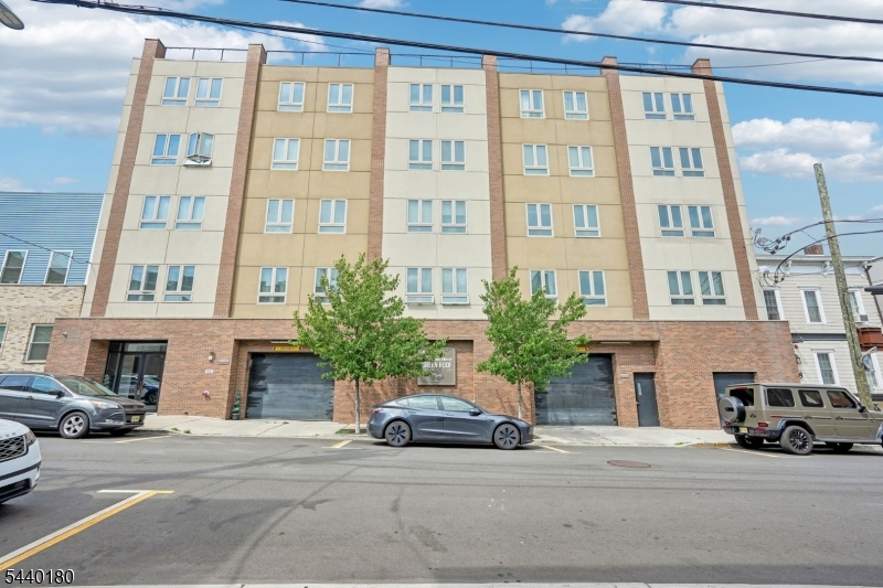 62 69Th St 209