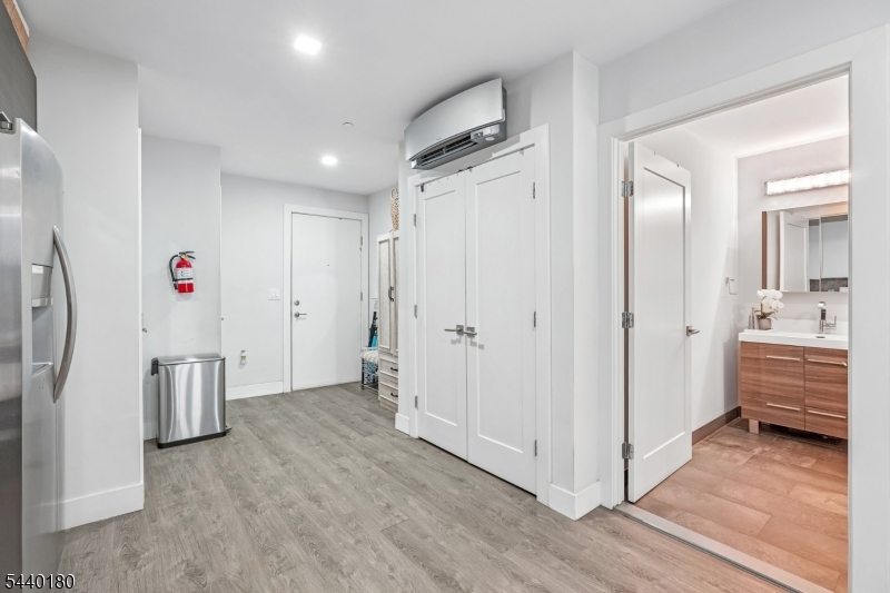 62 69Th St 209