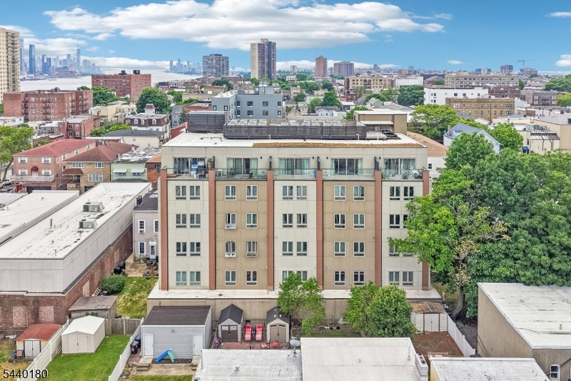 62 69Th St 209
