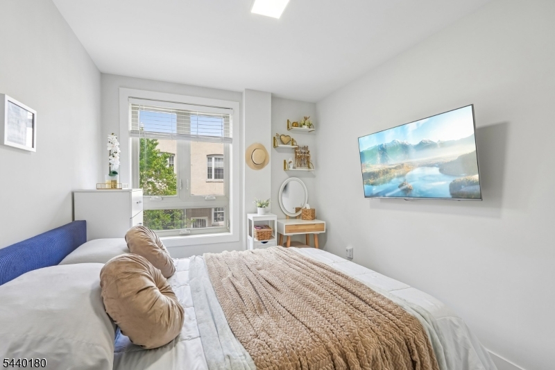 62 69Th St 209