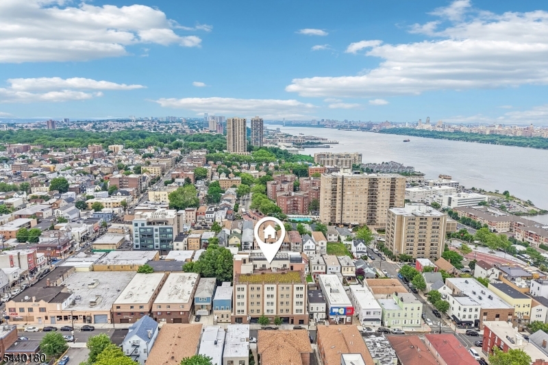 62 69Th St 209