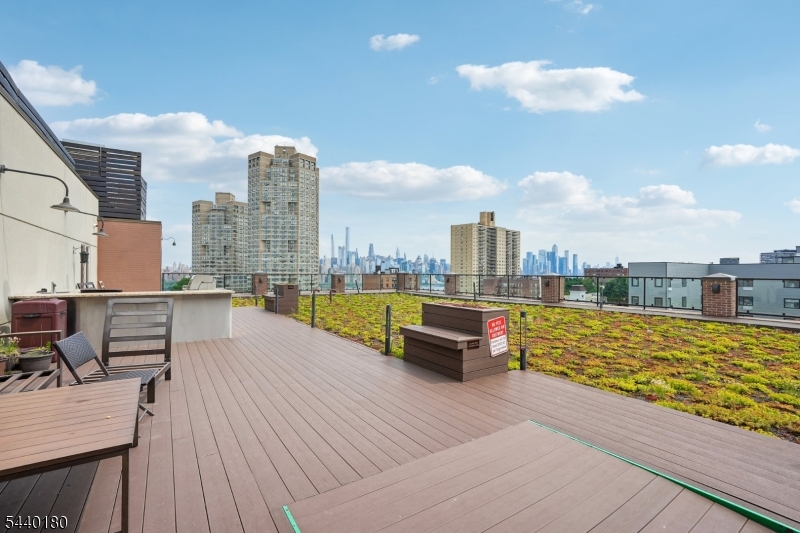 62 69Th St 209