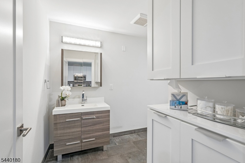 62 69Th St 209